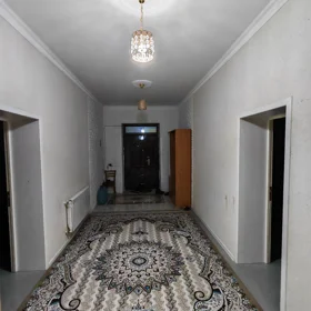 In Baku 270.0 m² house with 7.0 rooms is for sale - Image 9
