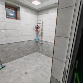 In Baku 270.0 m² house with 7.0 rooms is for sale - Image 10