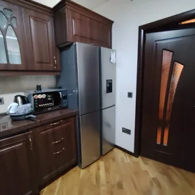 In Baku 70.0 m² apartment is for rent - Image 2