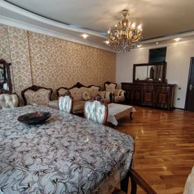 In Baku 70.0 m² apartment is for rent - Image 3