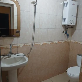 In Baku 80.0 m² house with 3.0 rooms is for rent - Image 2
