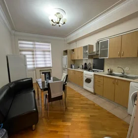 In Baku 112.0 m² apartment is for rent - Image 2