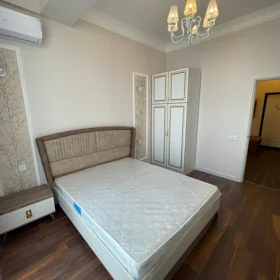 In Baku 90.0 m² apartment is for rent - Image 8