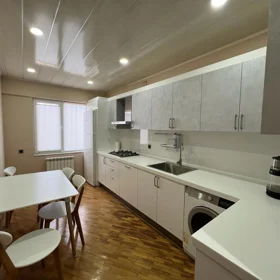 In Baku 110.0 m² apartment is for rent - Image 8