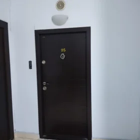 In Baku 110.0 m² apartment is for rent - Image 5