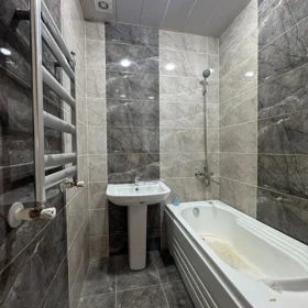 In Baku 70.0 m² apartment is for sale - Image 5