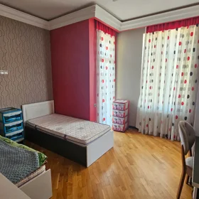 In Baku 150.0 m² apartment is for rent - Image 6
