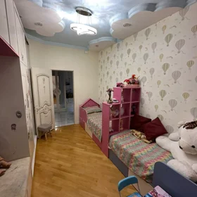 In Baku 128.0 m² apartment is for sale - Image 2