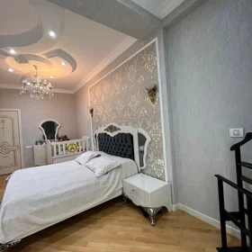 In Baku 128.0 m² apartment is for sale - Image 9