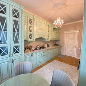 In Baku 176.0 m² apartment is for sale - Image 2