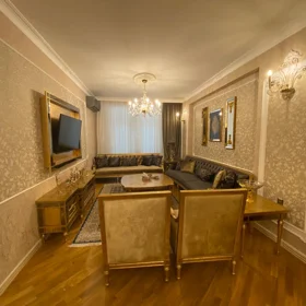 In Baku 176.0 m² apartment is for sale - Image 5