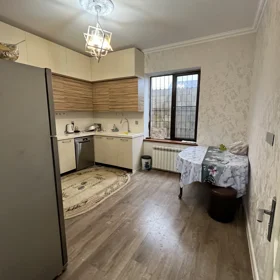 In nan 200.0 m² house with 4.0 rooms is for sale - Image 7