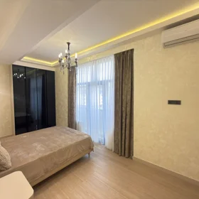 In Baku 135.0 m² apartment is for rent - Image 2