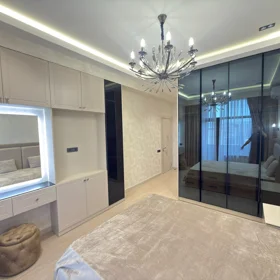 In Baku 135.0 m² apartment is for rent - Image 9