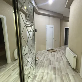 In Baku 107.0 m² apartment is for sale - Image 3