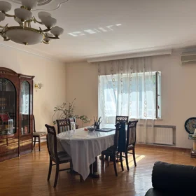 In Baku 285.0 m² apartment is for rent - Image 4