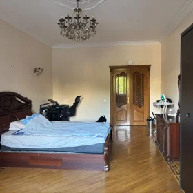 In Baku 285.0 m² apartment is for rent - Image 9