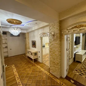 In Baku 175.0 m² apartment is for rent - Image 4