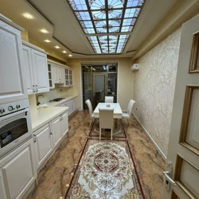 In Baku 175.0 m² apartment is for rent - Image 9