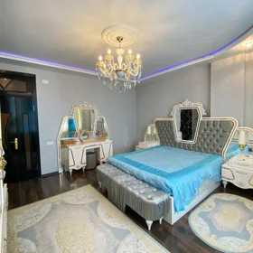 In Baku 140.0 m² apartment is for rent - Image 6