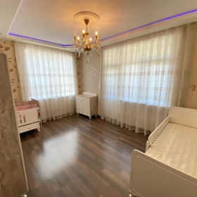 In Baku 140.0 m² apartment is for rent - Image 8
