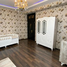In Baku 140.0 m² apartment is for rent - Image 9