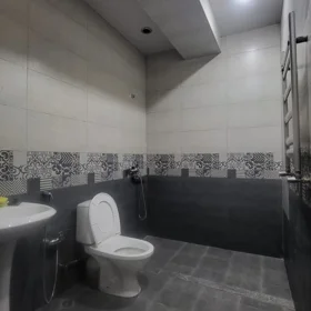 In Baku 125.0 m² apartment is for sale - Image 8
