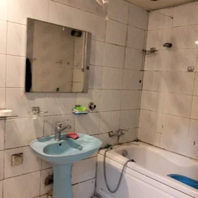 In Baku 80.0 m² apartment is for rent - Image 8