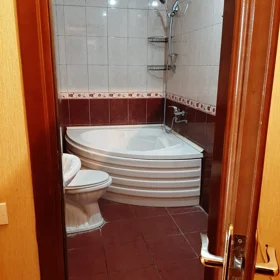 In Baku 60.0 m² apartment is for rent - Image 8