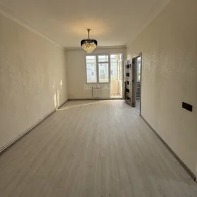 In Baku 50.0 m² apartment is for sale - Image 2