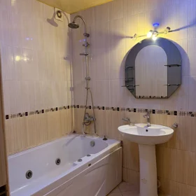 In Baku 100.0 m² apartment is for rent - Image 6