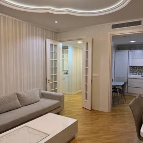 In Baku 130.0 m² apartment is for rent - Image 4
