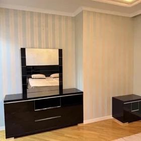 In Baku 130.0 m² apartment is for rent - Image 7