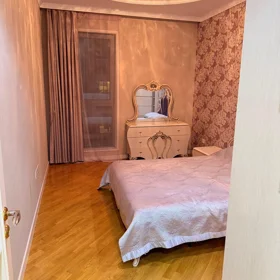 In Baku 130.0 m² apartment is for rent - Image 10