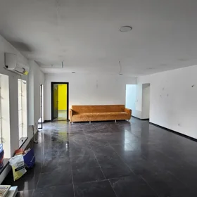 In Baku 140.0 m² commercial is for rent - Image 9