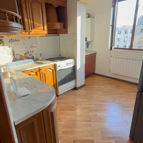 In Baku 70.0 m² apartment is for rent - Image 4