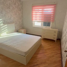 In Baku 70.0 m² apartment is for rent - Image 8