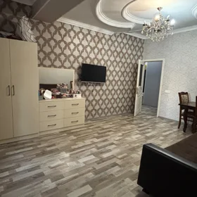 In Baku 240.0 m² apartment is for sale - Image 3