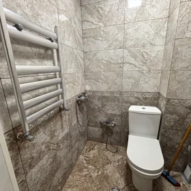 In Baku 240.0 m² apartment is for sale - Image 6