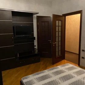 In Baku 210.0 m² apartment is for rent - Image 8