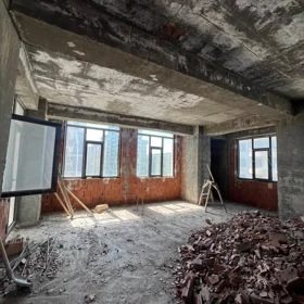In Baku 132.0 m² apartment is for sale - Image 9