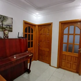 In Baku 90.0 m² apartment is for sale - Image 3