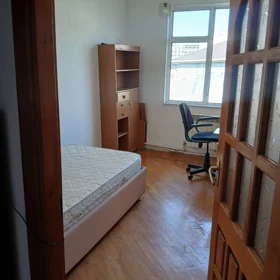 In Baku 90.0 m² apartment is for sale - Image 5