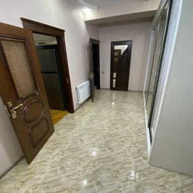 In Baku 80.0 m² apartment is for rent - Image 9