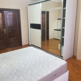 In Baku 90.0 m² apartment is for rent - Image 3