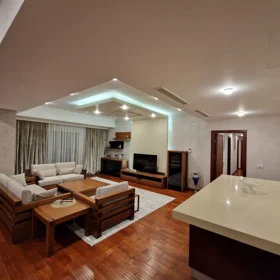 In Baku 215.0 m² apartment is for rent - Image 4