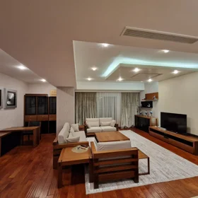 In Baku 215.0 m² apartment is for rent - Image 5