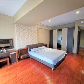 In Baku 215.0 m² apartment is for rent - Image 10