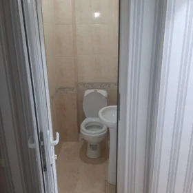 In Baku 70.0 m² apartment is for rent - Image 8
