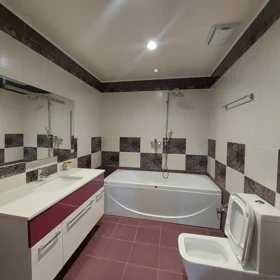 In Baku 90.0 m² apartment is for rent - Image 6